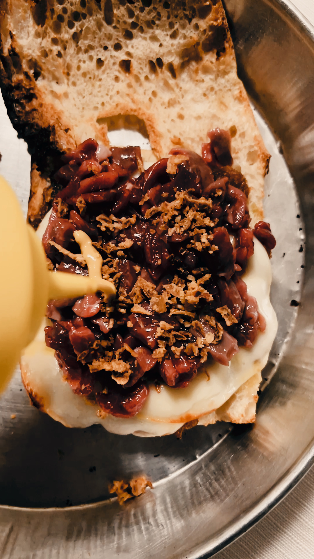 Sauce on bread, sandwich